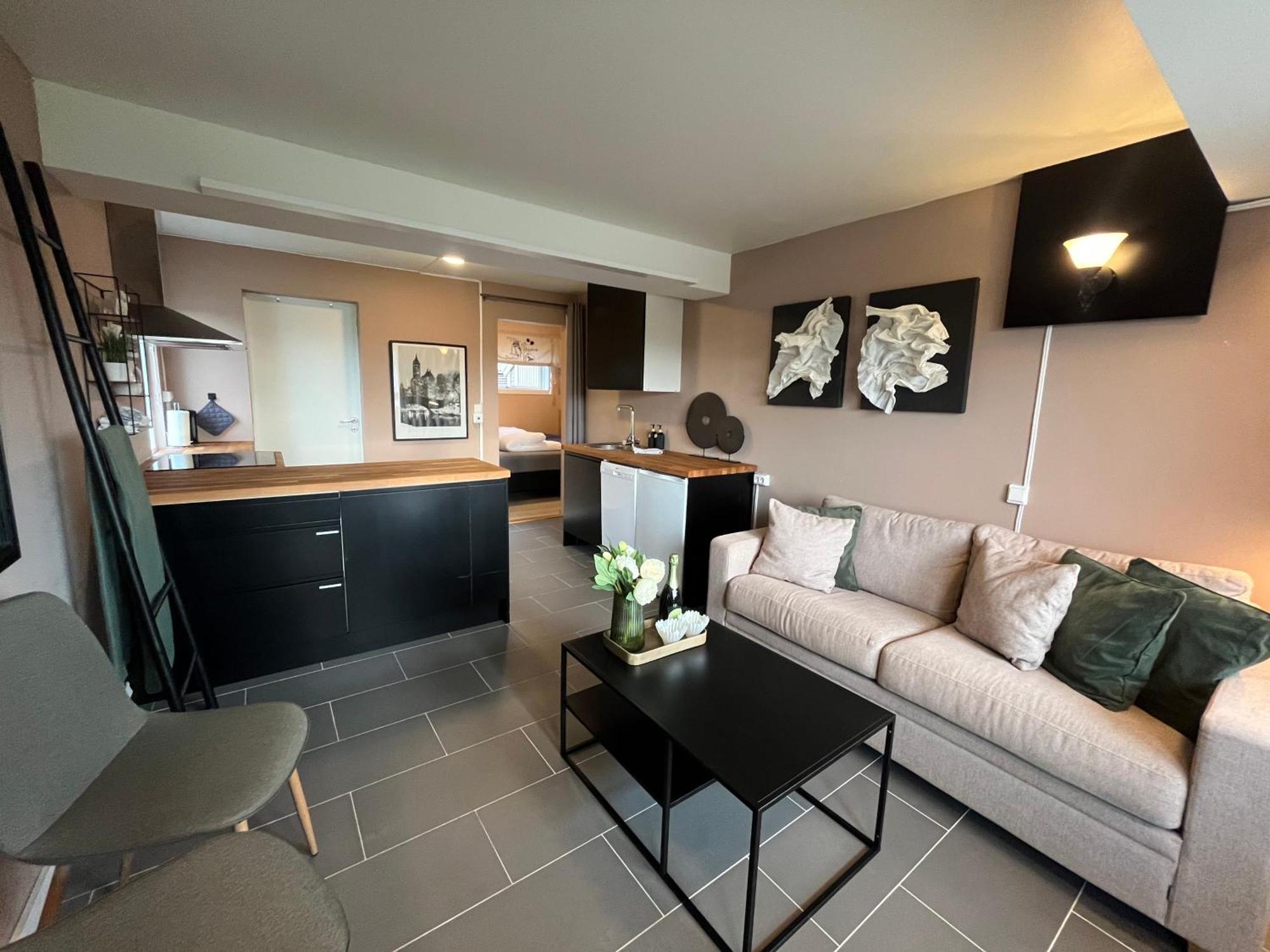 Five Apartments - Boutique Тромсё Экстерьер фото
